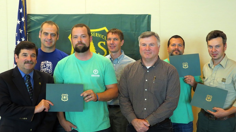 Evergreen's Central Washington Chapter Receives  Forest Service Award